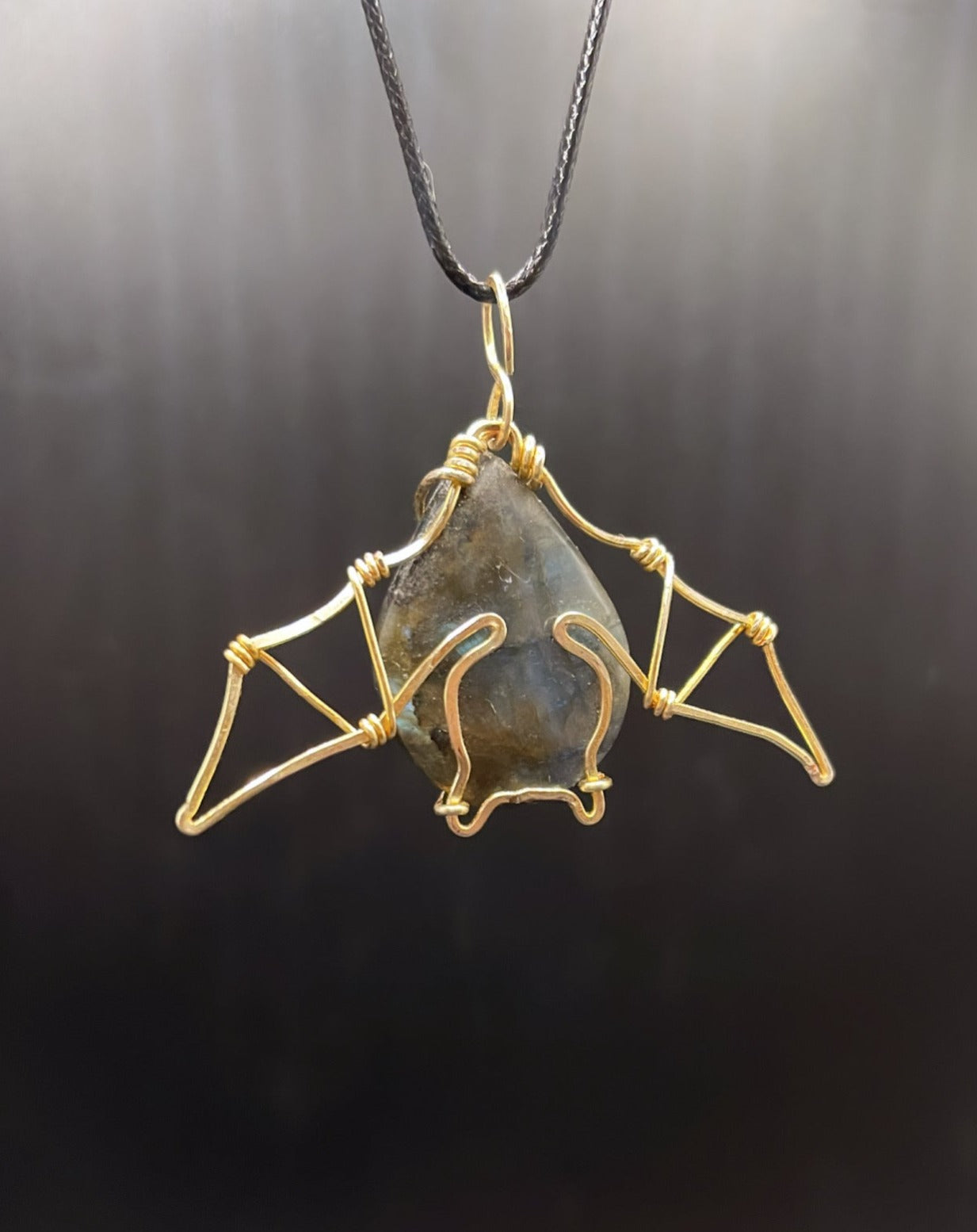 🌙✨ Twinkles in the Moonlight: Labradorite Bat Necklace 🌙✨