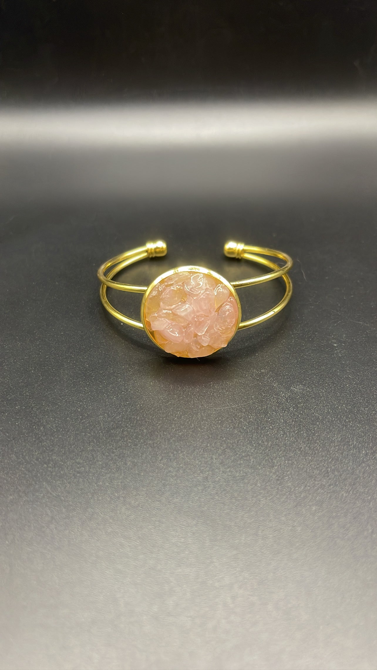 ✨ Rose Radiance: Adjustable Gold Cuff Bracelet with Rose Quartz ✨