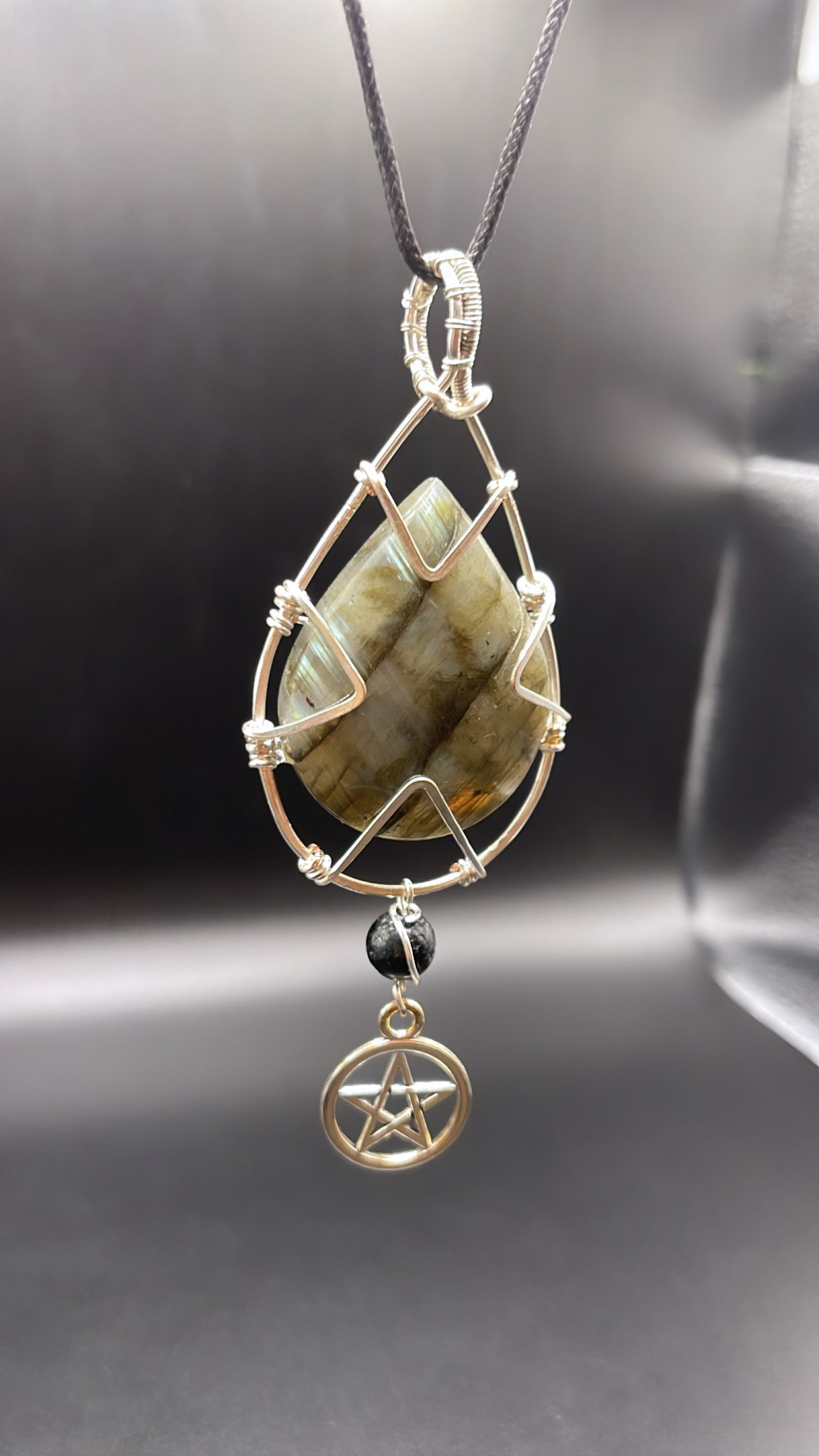 ✨ Labradorite Radiance: Wire-Wrapped Teardrop Pendant with Ruby Zoisite and 5 pointed pentagram✨