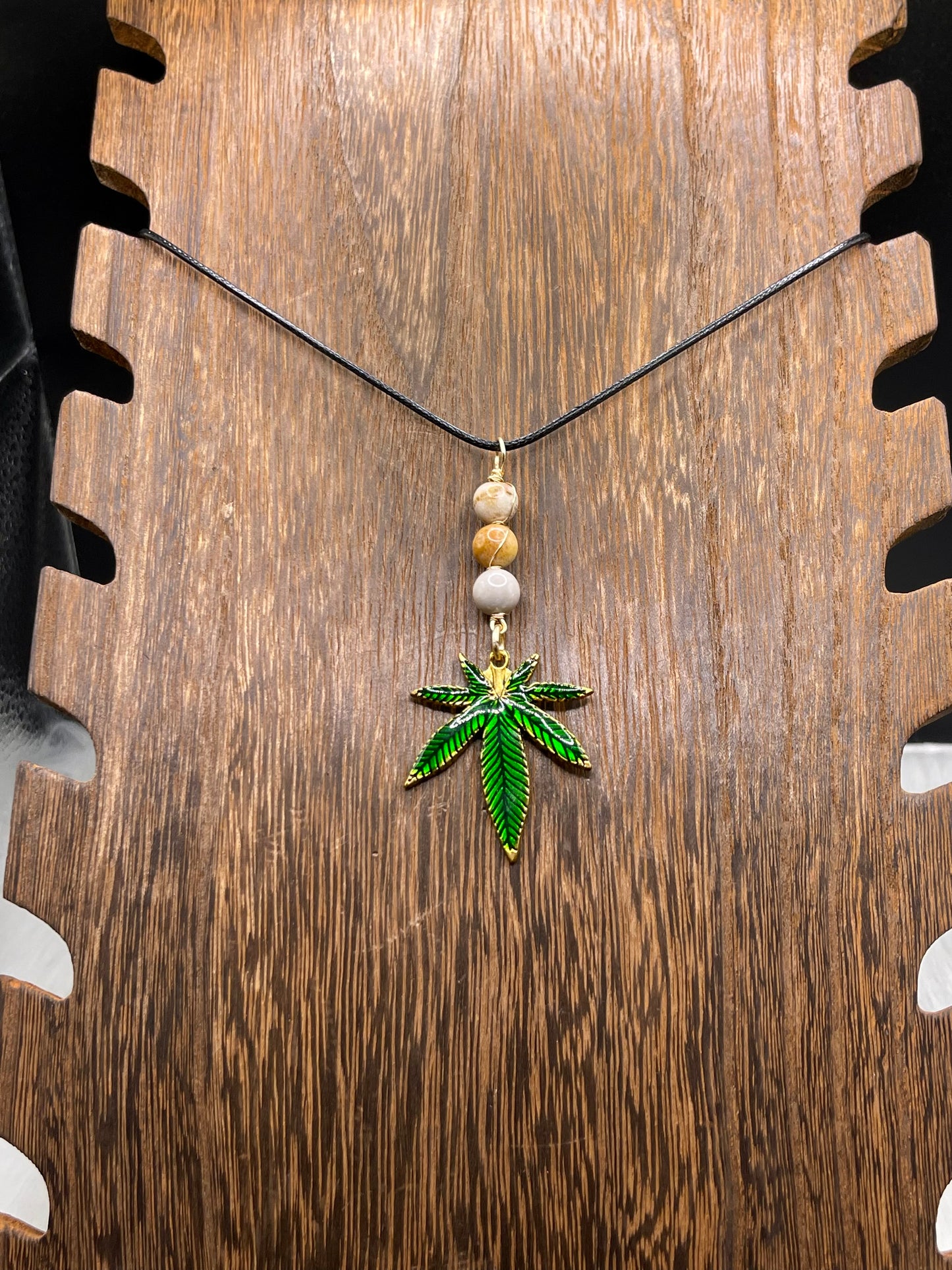 ✨ Nature’s Harmony: Coral Jade Crystal Necklace with Marijuana Leaf Charm ✨